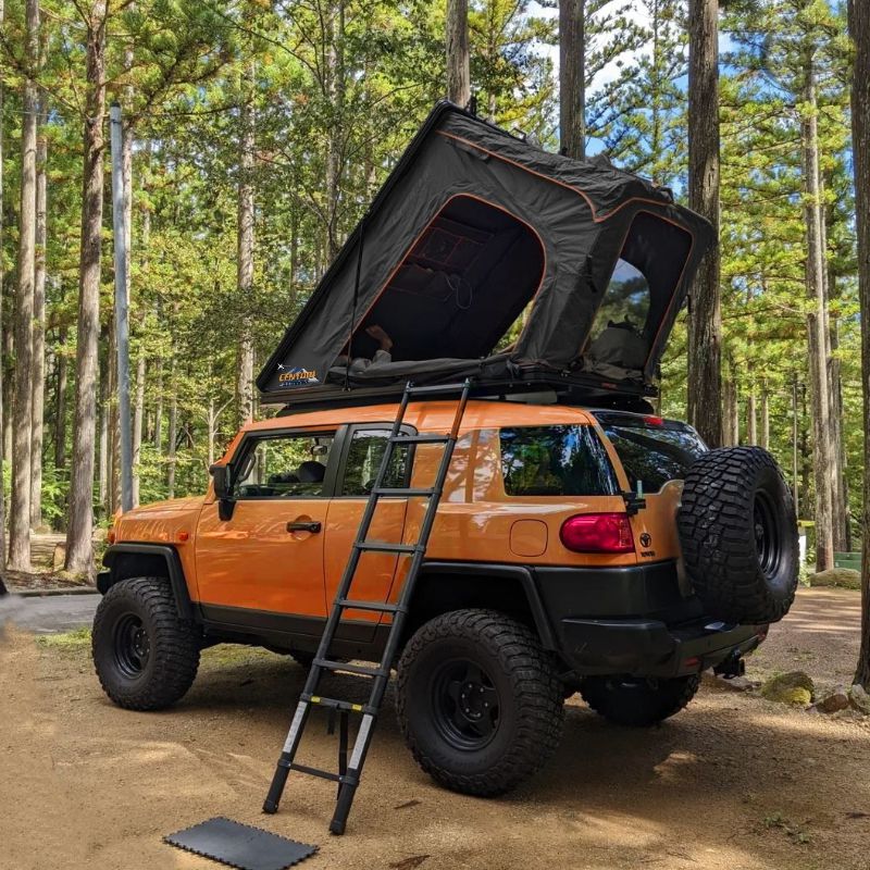 Clam Shell Roof top tent